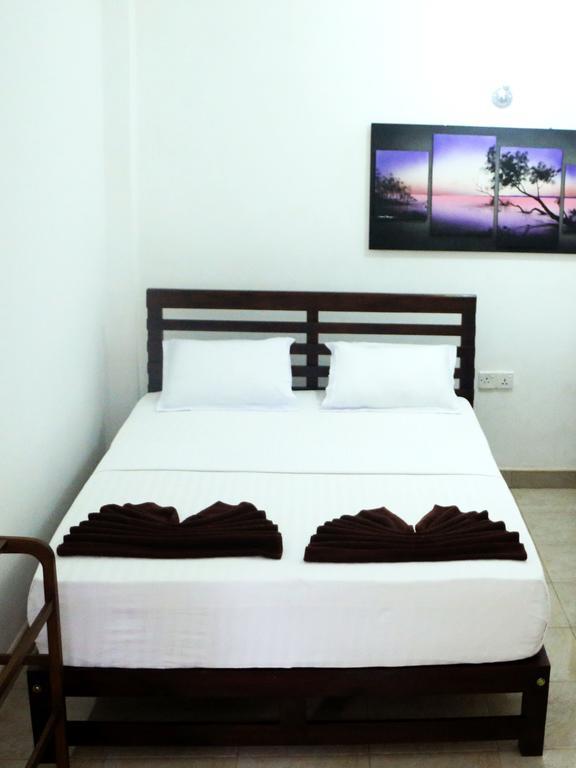 Hotel T & T Anuradhapura Exterior foto