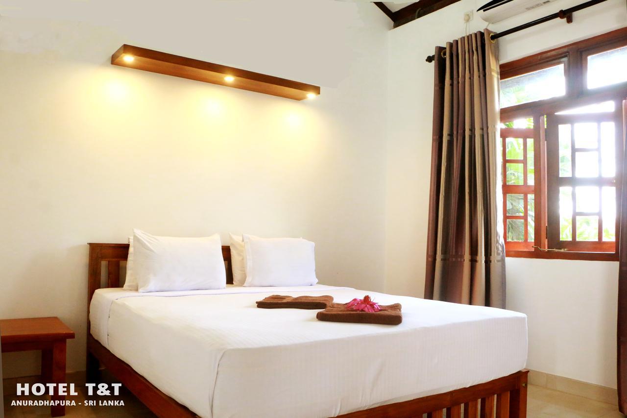 Hotel T & T Anuradhapura Quarto foto